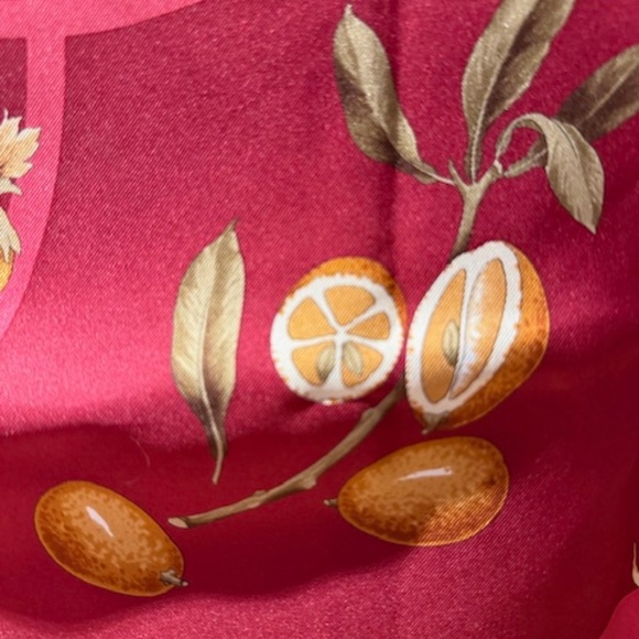 Ferragamo 100% Silk Scarf Never Worn NIB Retired Harvest Pattern - Picture 13 of 14